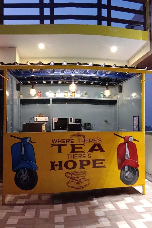 Hashtag Traveler'S Hostel Lucknow Exterior foto