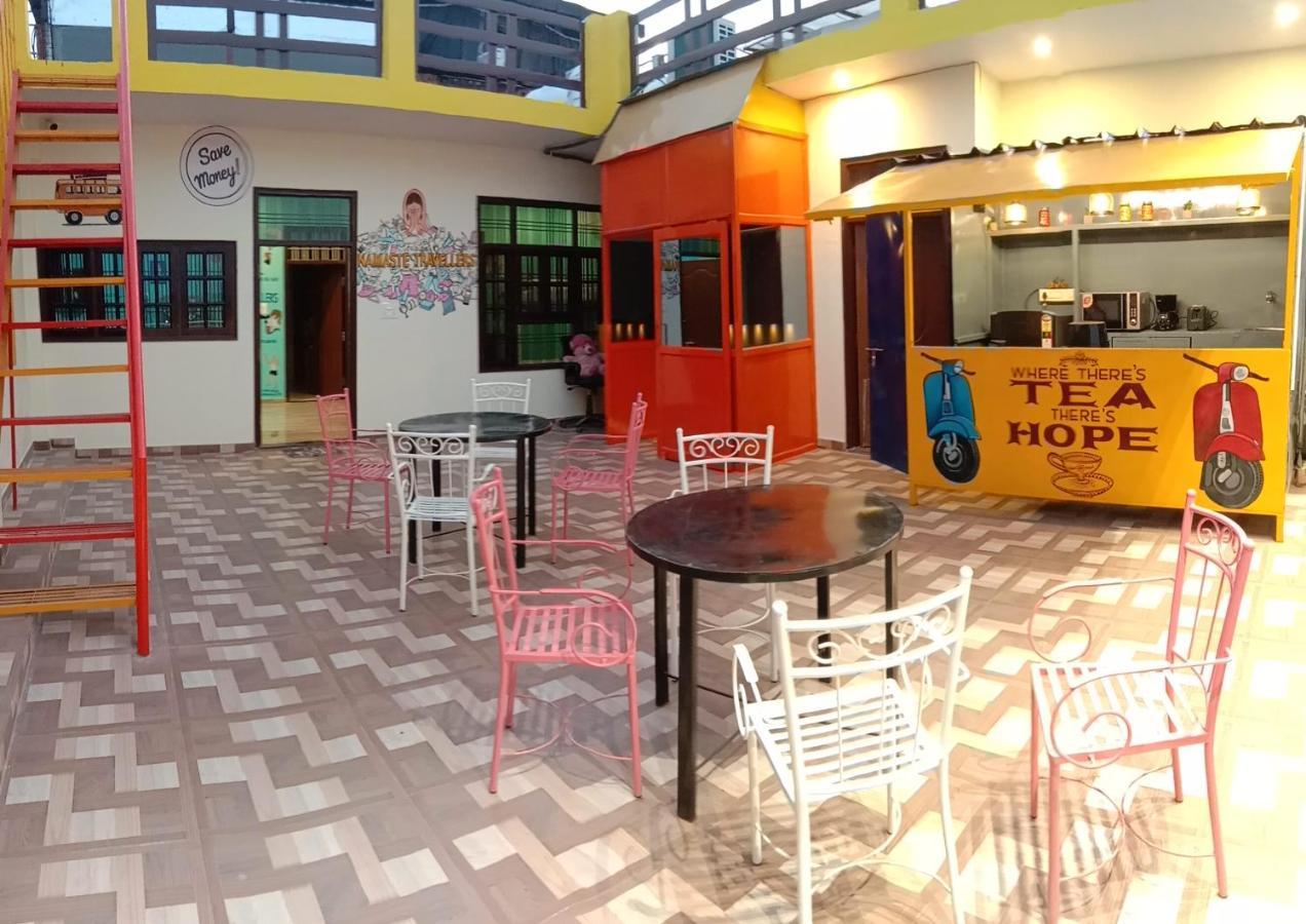 Hashtag Traveler'S Hostel Lucknow Exterior foto